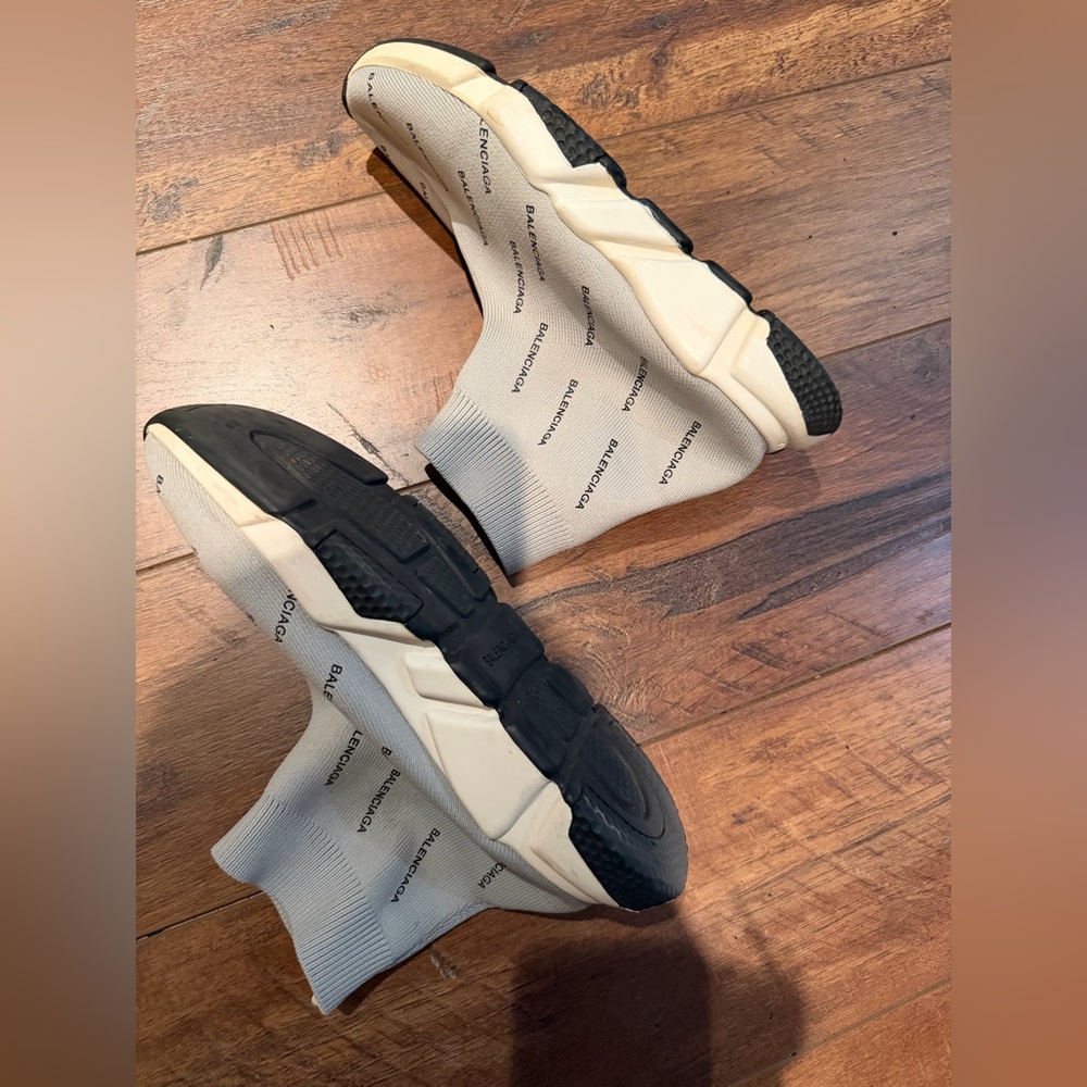 Balenciaga Light Gray Logo Sock Sneakers - Picture 4 of 6
